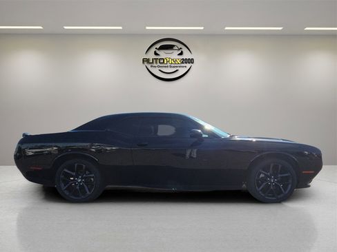 Used 2023 Dodge Challenger SXT w/ Blacktop Package image 8
