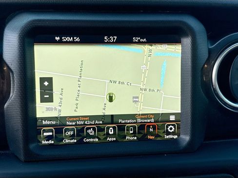 Used 2020 Jeep Wrangler Unlimited Sahara image 13