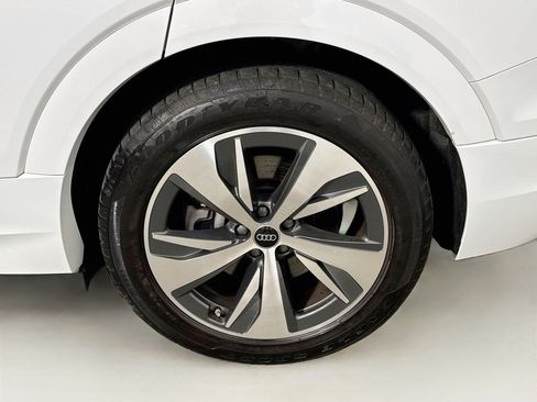 Used 2024 Audi Q8 e-tron Premium AWD/4WD image 30