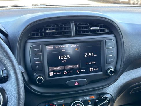 Used 2025 Kia Soul LX w/ LX Technology Package FWD image 20