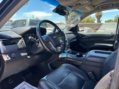 Used 2018 Chevrolet Tahoe LT w/ Luxury Package RWD image 24