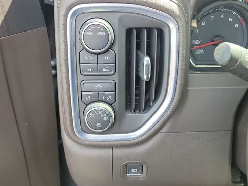 Used 2020 Chevrolet Silverado 1500 LT w/ Convenience Package image 22