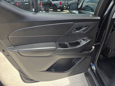 Used 2019 Chevrolet Traverse LT FWD image 14