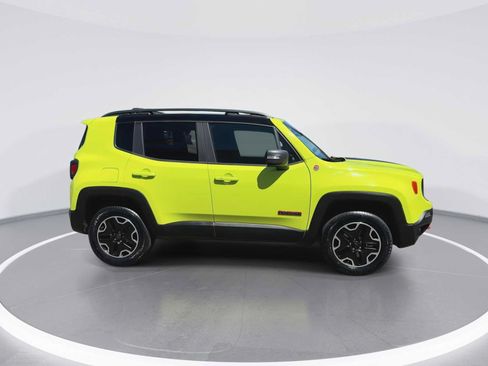 Used 2017 Jeep Renegade Trailhawk w/ Popular Equipment Group AWD/4WD image 9