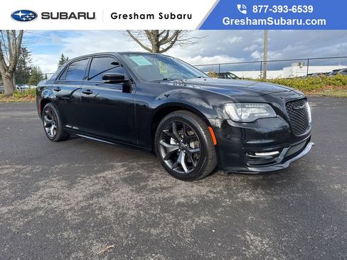 Used 2022 Chrysler 300 Touring L w/ Popular Equipment Group image 1