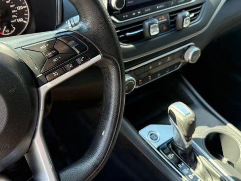 Used 2020 Nissan Altima 2.5 S FWD image 18