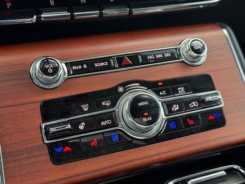 Certified 2023 Lincoln Aviator Reserve w/ Equipment Group 201A image 29