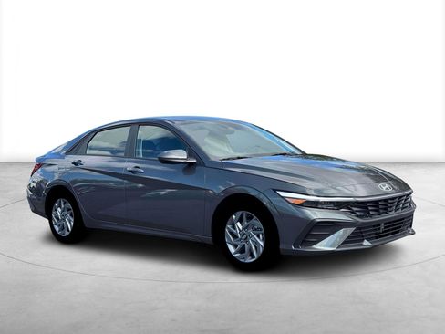 New 2026 Hyundai Elantra Blue image 10