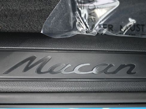Used 2023 Porsche Macan image 30