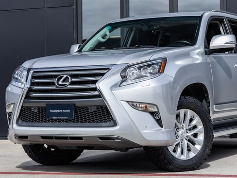 Used 2018 Lexus GX 460 image 3