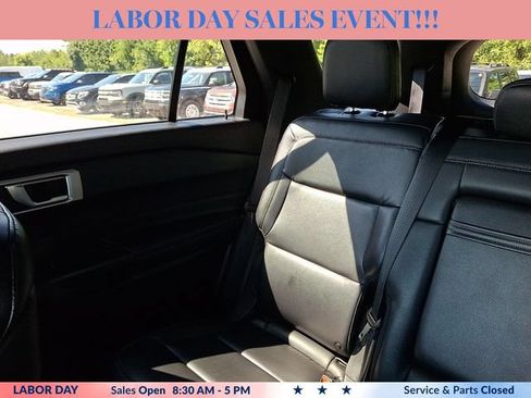Certified 2020 Ford Explorer XLT w/ Equipment Group 202A AWD/4WD image 18