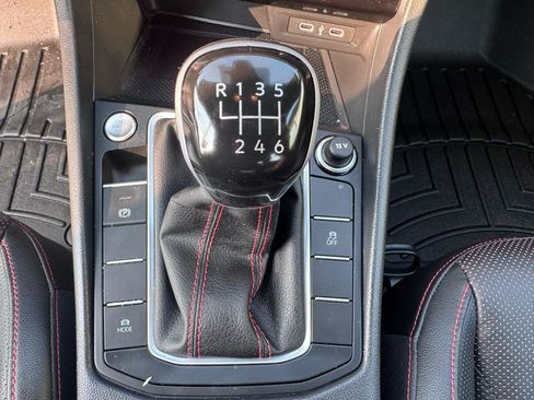 Used 2024 Volkswagen Jetta GLI Autobahn FWD image 13
