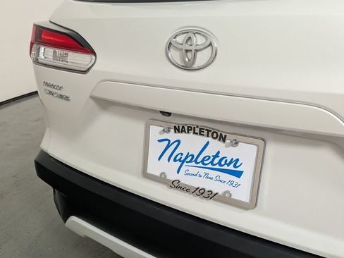 Used 2024 Toyota Corolla Cross LE FWD image 9