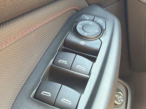 Used 2025 Chevrolet TrailBlazer RS w/ Convenience Package FWD image 24