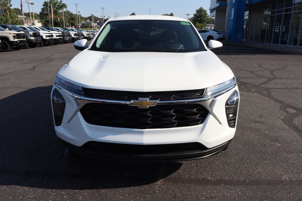 New 2026 Chevrolet Trax LS w/ LS Convenience Package FWD image 22