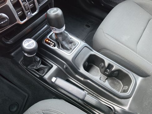 Used 2023 Jeep Wrangler Unlimited Sport AWD/4WD image 22