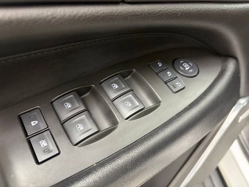 Used 2017 Cadillac Escalade ESV Luxury AWD/4WD image 8