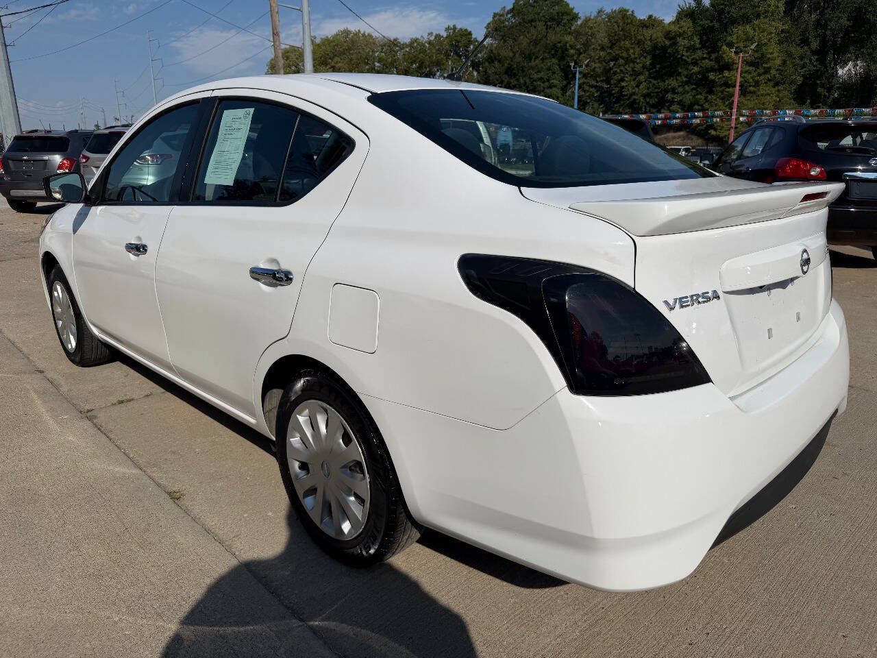 Used 2019 Nissan Versa SV FWD image 5