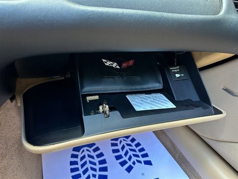 Used 2004 Chevrolet Corvette Convertible w/ Preferred Equipment Group image 44