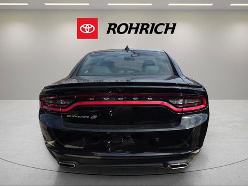 Used 2019 Dodge Charger SXT w/ Cold Weather Package image 6