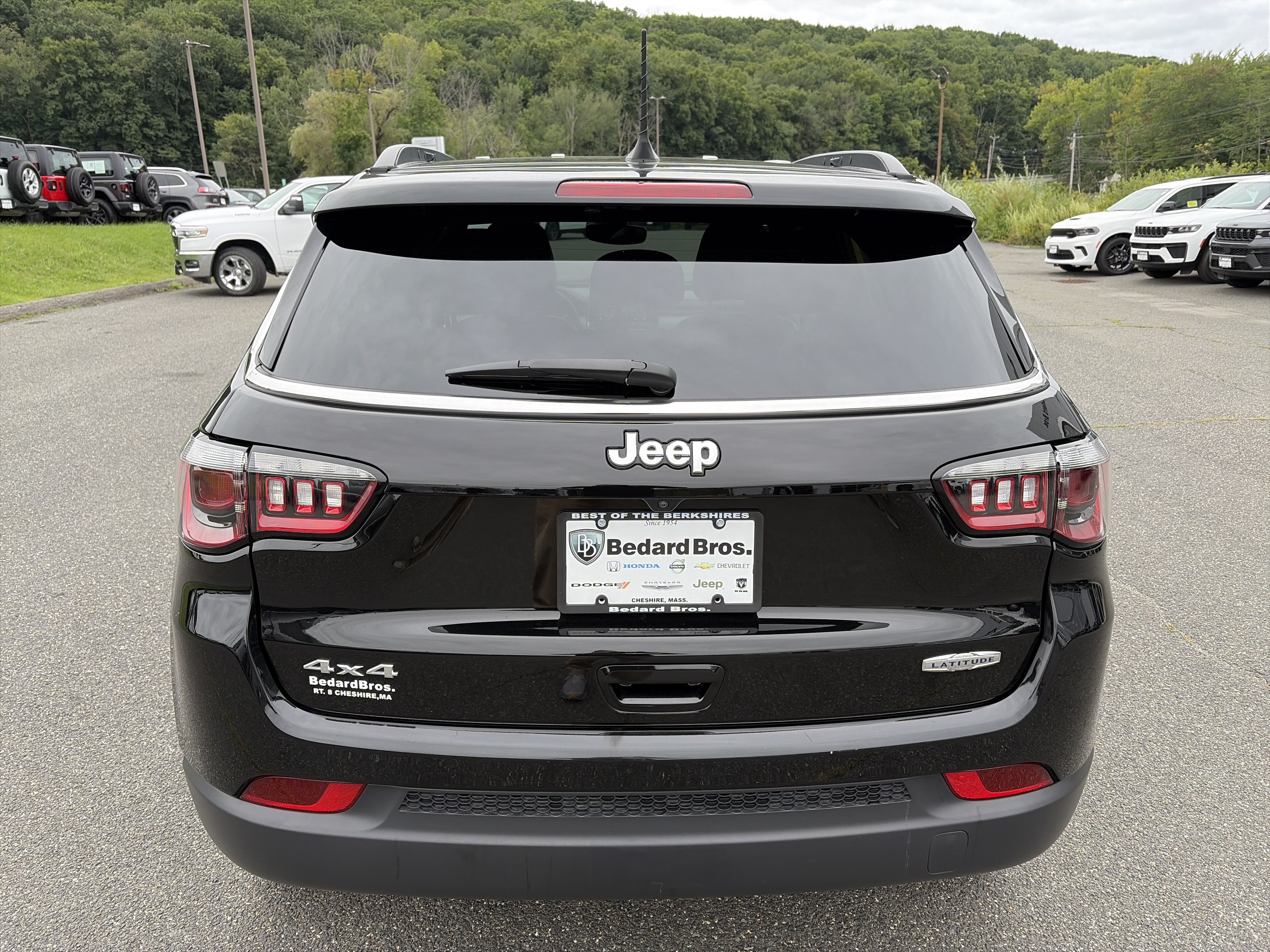 Certified 2023 Jeep Compass Latitude w/ Convenience Group AWD/4WD image 4