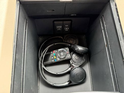 Used 2019 Honda Pilot Touring image 39