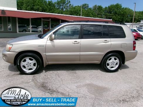 Used 2006 Toyota Highlander 4WD V6 w/ 3rd Row image 2