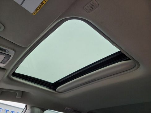 Used 2021 Toyota Sienna XLE image 18