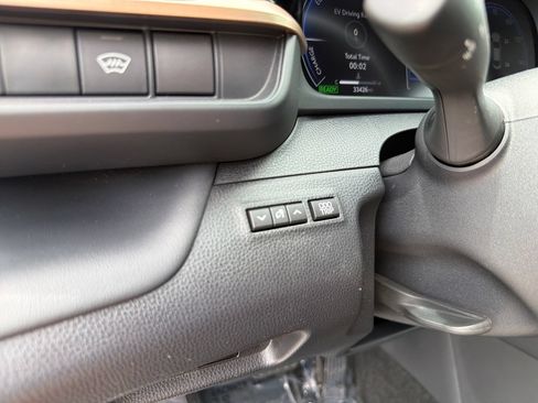 Used 2025 Toyota Crown AWD/4WD image 20