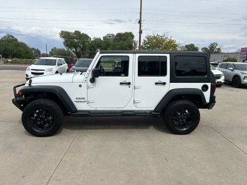 Used 2015 Jeep Wrangler Unlimited Sport w/ Quick Order Package 24S AWD/4WD image 4