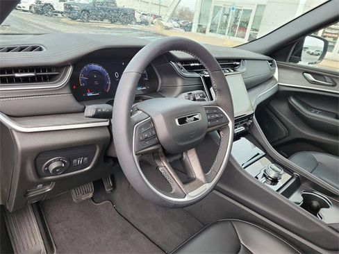 New 2025 Jeep Grand Cherokee Limited w/ Trailer Tow Package image 8