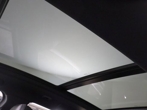 Used 2022 Porsche Macan GTS w/ Premium Package Plus image 37