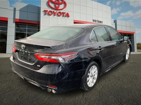 Used 2024 Toyota Camry SE FWD image 3