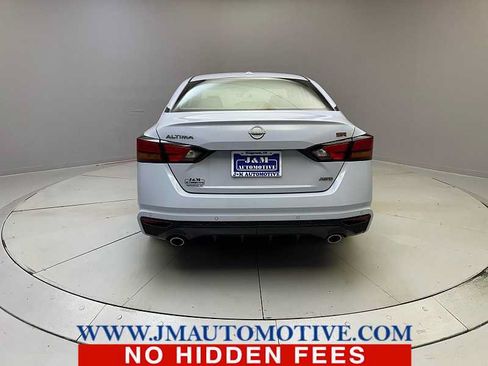 Used 2024 Nissan Altima 2.5 SR w/ SR Premium Package AWD/4WD image 4