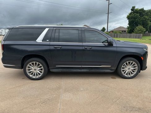 Certified 2024 Cadillac Escalade ESV Premium Luxury image 4