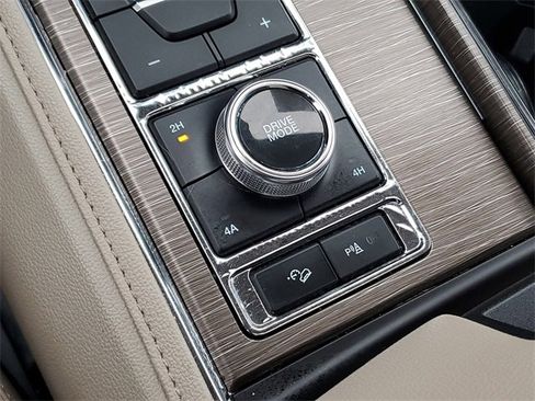 Used 2023 Ford Expedition Max Limited image 22