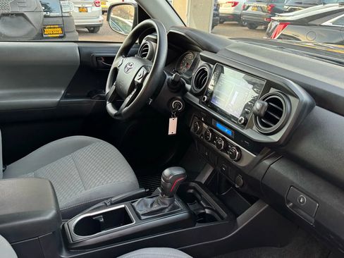 Used 2023 Toyota Tacoma SR AWD/4WD image 15