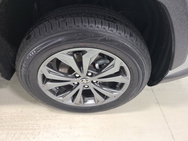 Certified 2022 Toyota RAV4 XLE Premium AWD/4WD image 39