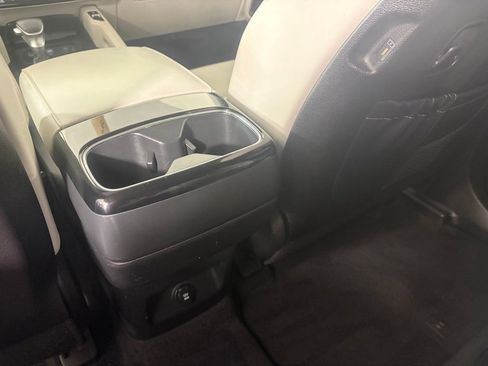 Certified 2024 Kia Telluride S w/ S Sunroof Package AWD/4WD image 14