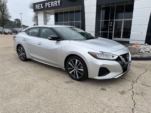 Used 2023 Nissan Maxima SV w/ Floor Mat Group image 2