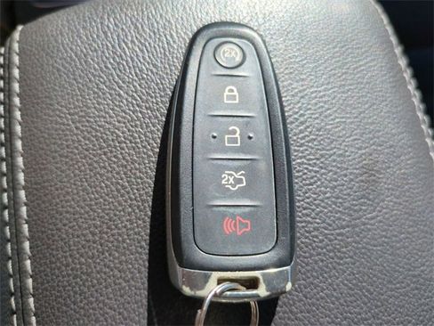 Used 2019 Ford Escape Titanium image 38