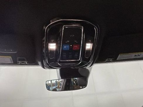 Used 2023 Jeep Grand Cherokee Overland AWD/4WD image 26