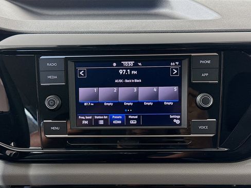 Used 2023 Volkswagen Taos S image 19