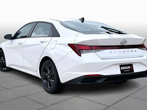 Used 2023 Hyundai Elantra SEL image 11