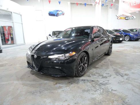 Used 2019 Alfa Romeo Giulia w/ Nero Edizione image 4