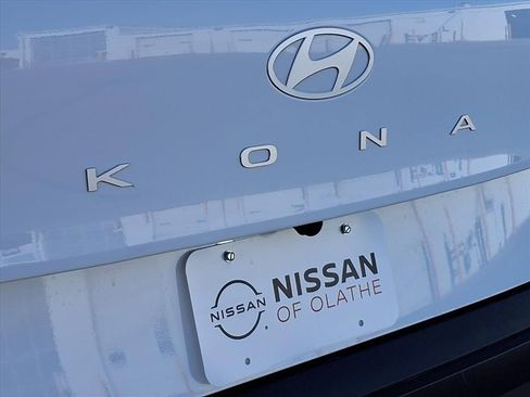 Used 2025 Hyundai Kona SEL image 21