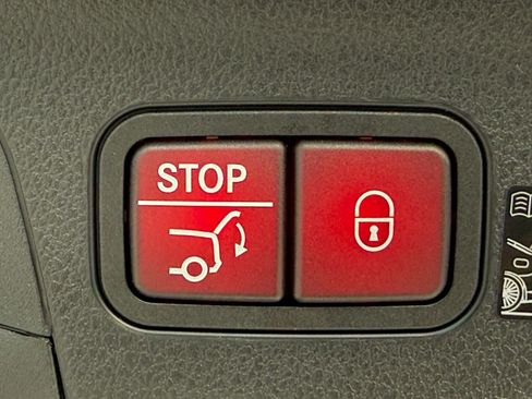 New 2026 Mercedes-Benz GLE 53 AMG 4MATIC image 13