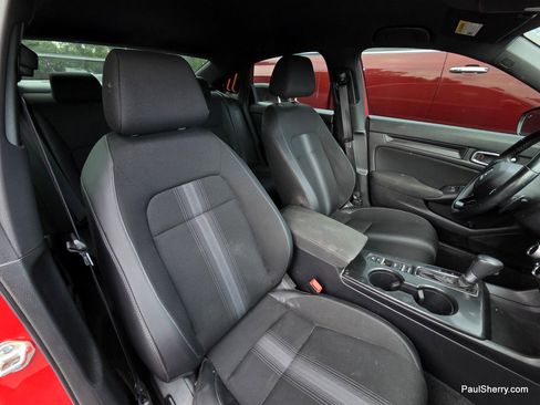 Used 2025 Honda Civic Sport image 2