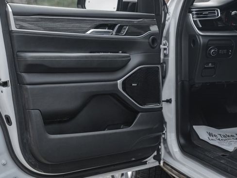 Used 2022 Jeep Wagoneer Series III w/ Premium Group I image 46