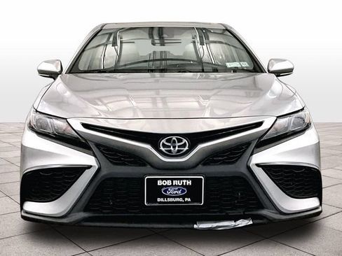 Used 2021 Toyota Camry SE w/ Cold Weather Package FWD image 3